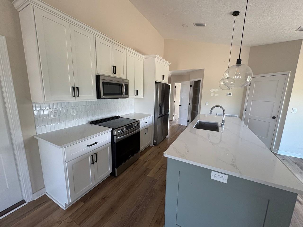 329 N Palo Alto Ave - Photo 5 of 11