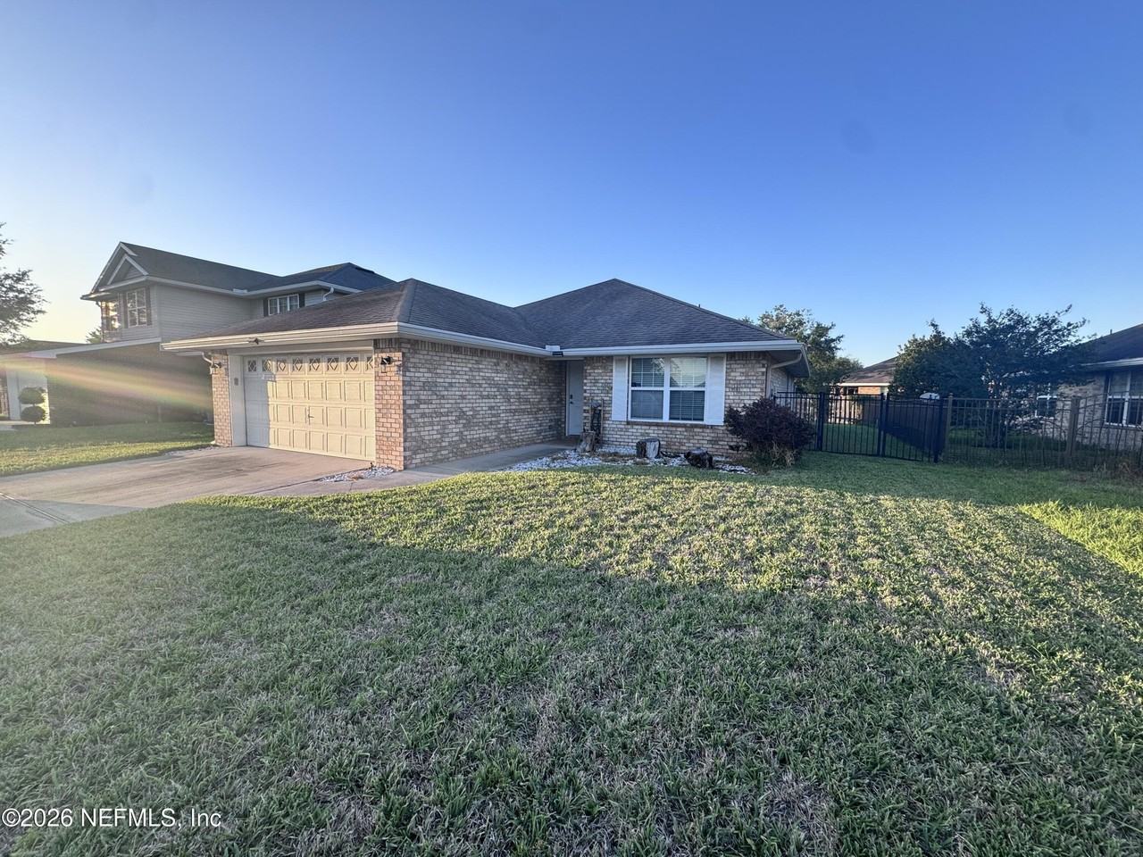 7565 Westland Oaks Dr - Photo 2 of 24