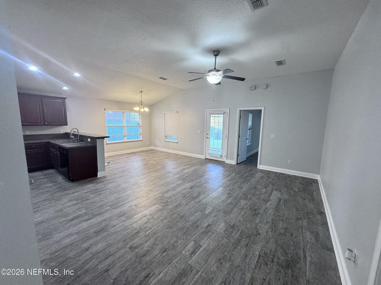 7565 Westland Oaks Dr - Photo 5 of 24