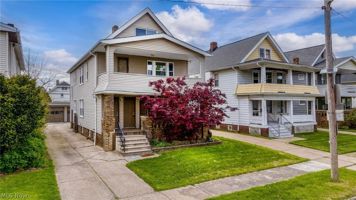 featured image of 2056 Wascana Ave