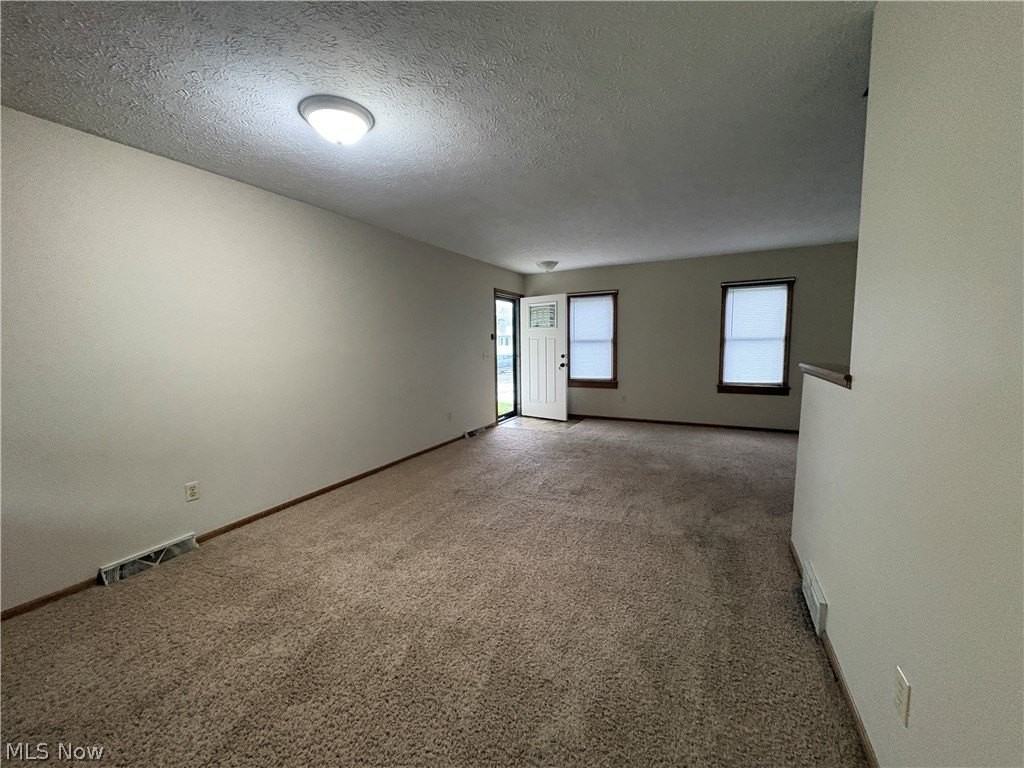 1667 Ann Cir Ne - Photo 5 of 16