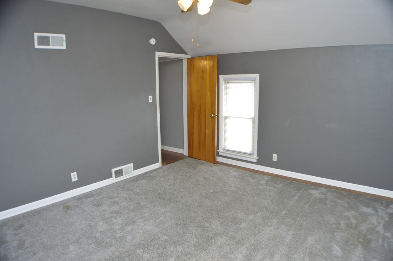 334 W 5th St #2 - Photo 6 of 29