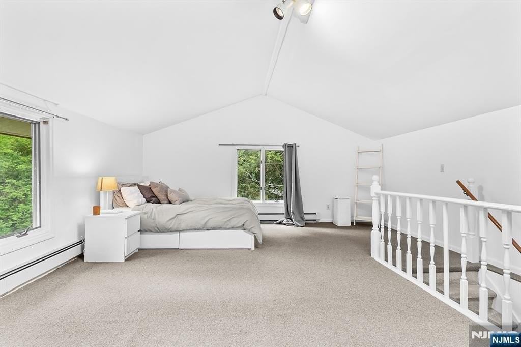 8 Halsey Ln - Photo 7 of 18