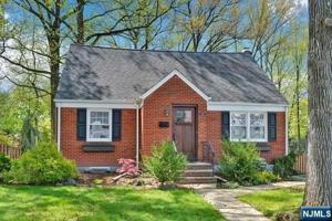featured image of 20 Pershing Pl