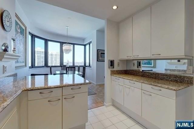 100 Carlyle Dr - Photo 4 of 24