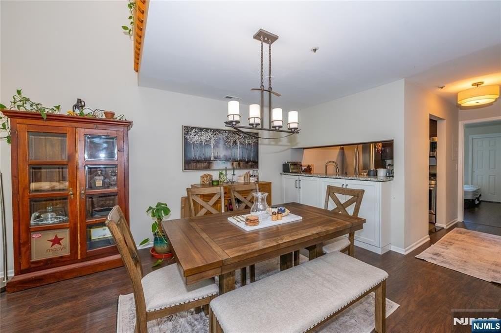 223 Cambridge Dr - Photo 6 of 27