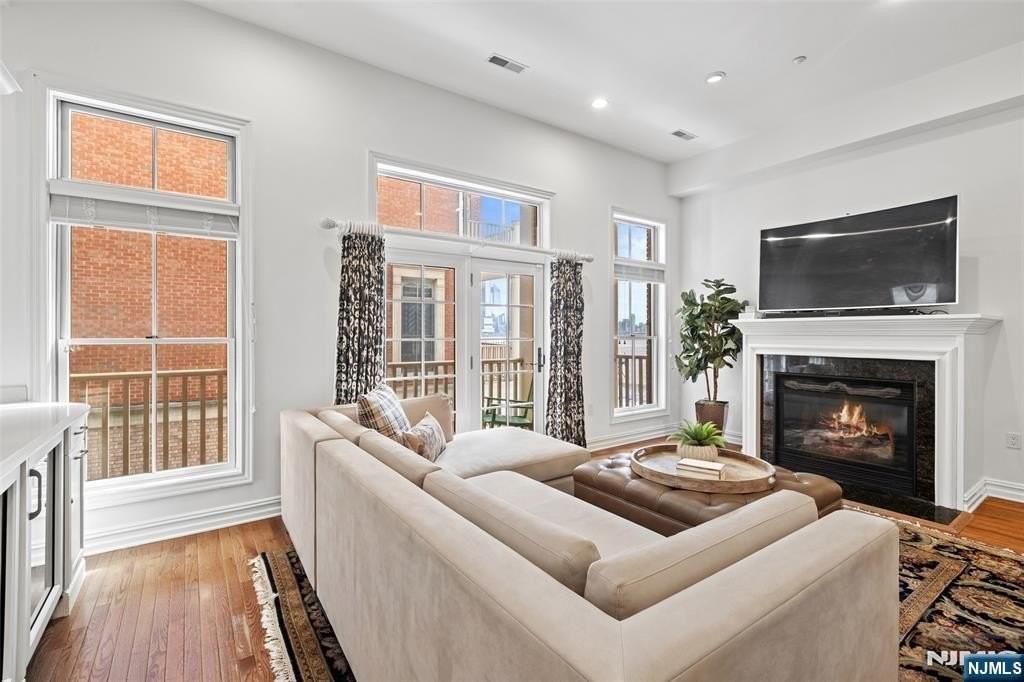 36 Regency Place TH - 36 - Photo 2 of 20