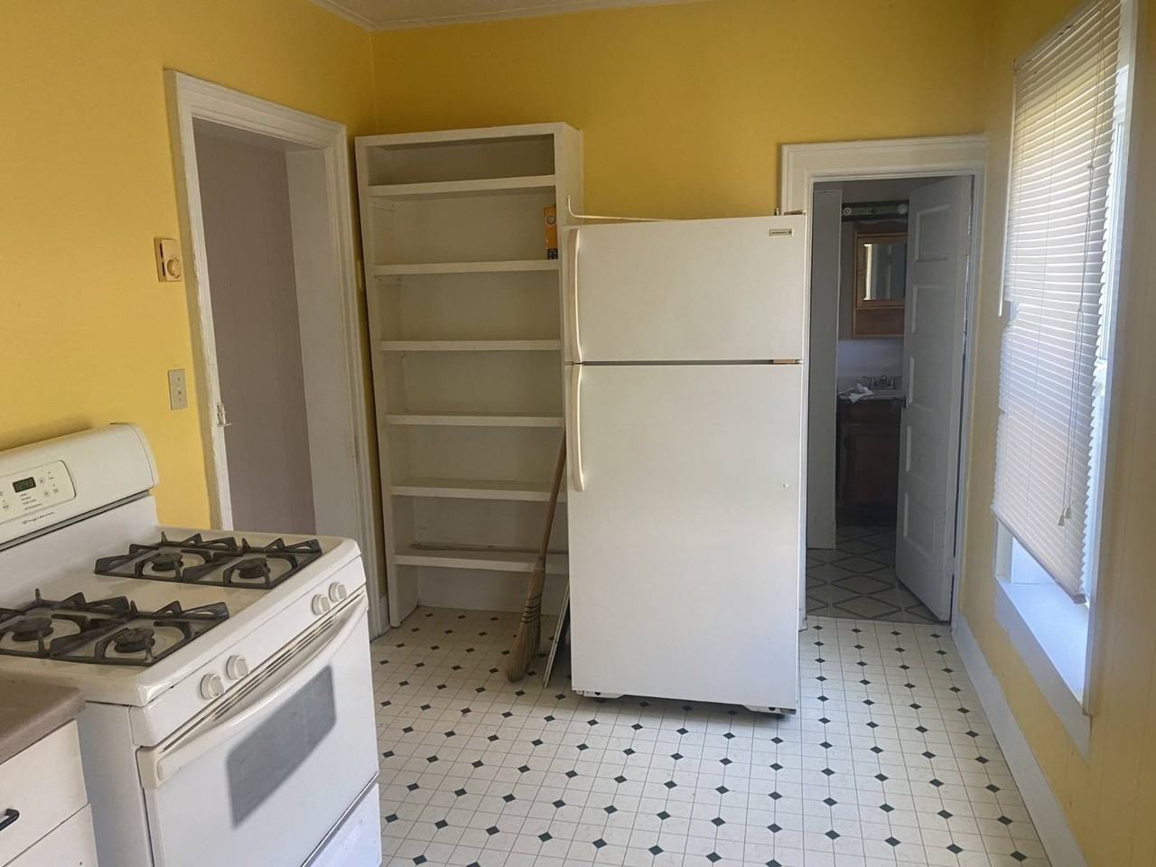 337 Bleecker St #2 - Photo 4 of 10