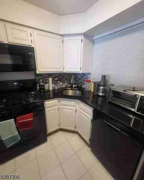 1203 Jesse Way - Photo 4 of 9