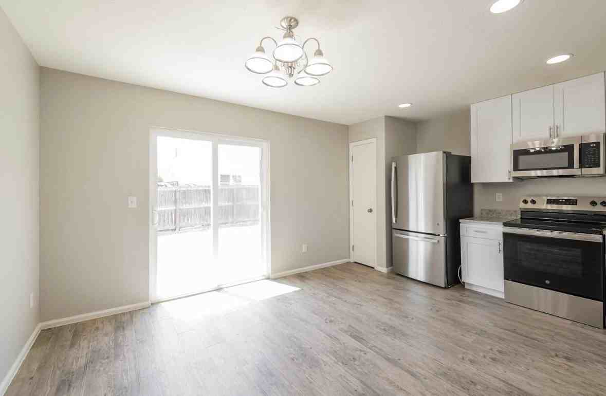 445 E 77th Ave - Photo 6 of 9