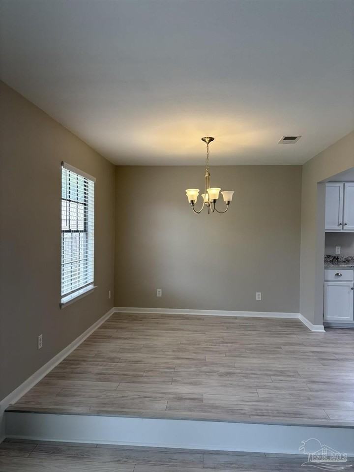 3021 Ranchette Sq - Photo 7 of 27