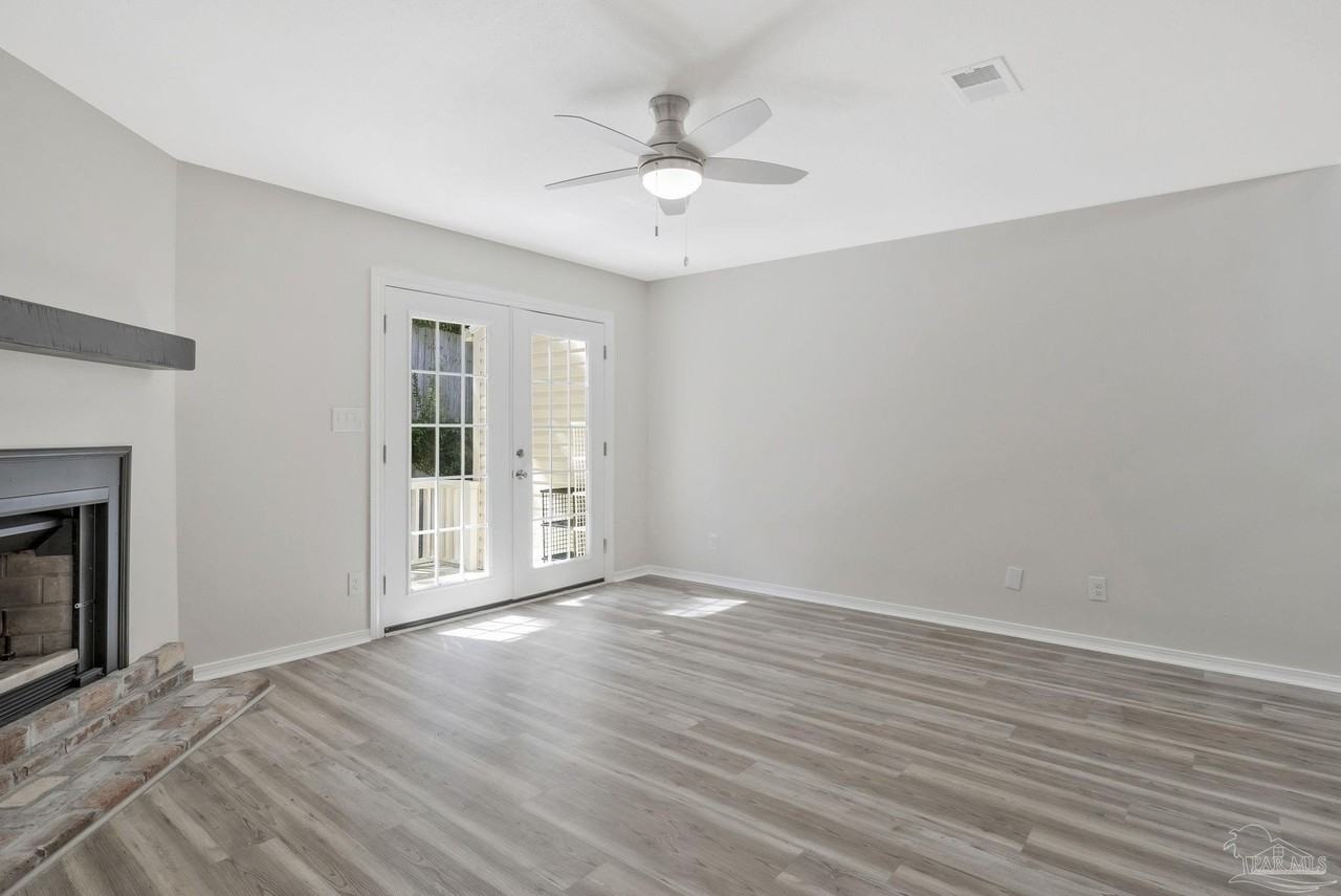 4221 Brookside Dr - Photo 2 of 43
