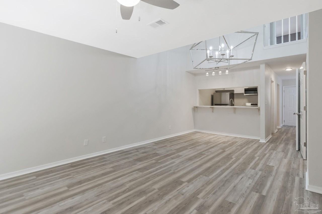 4221 Brookside Dr - Photo 3 of 43
