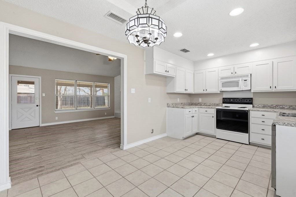 3309 Edgemont Dr - Photo 7 of 22