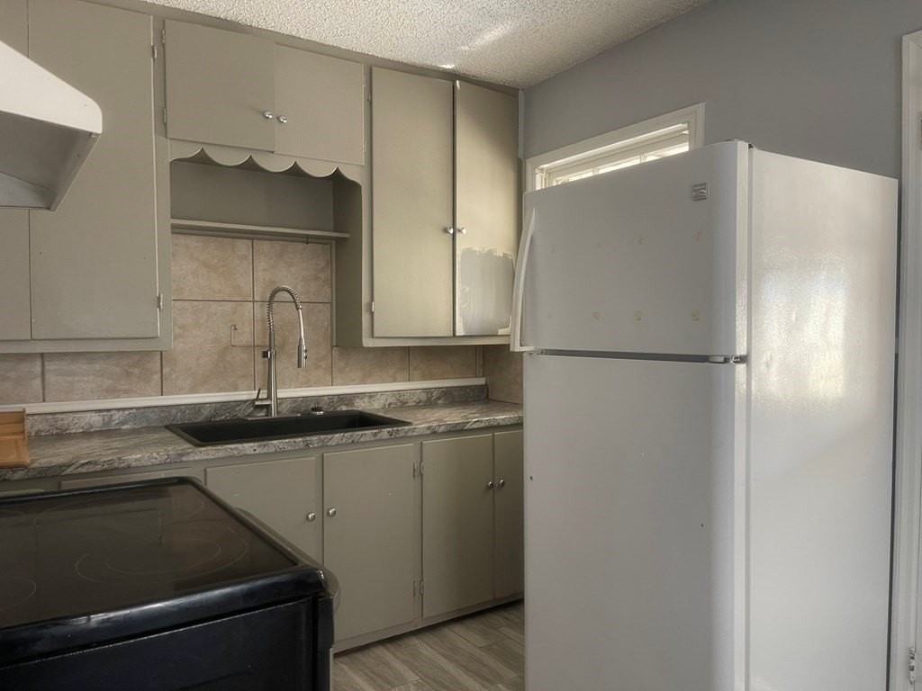2605 W Washington Ave - Photo 7 of 11