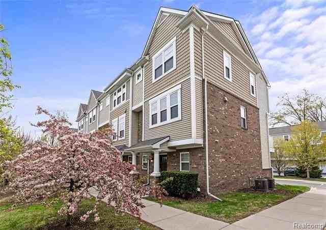 1031 #A N Sherman Drive #A - Photo 2 of 12
