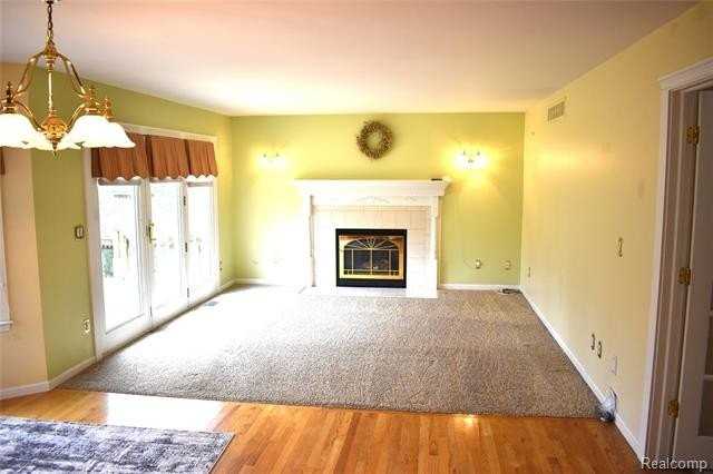 10155 Roberts Rd - Photo 5 of 28