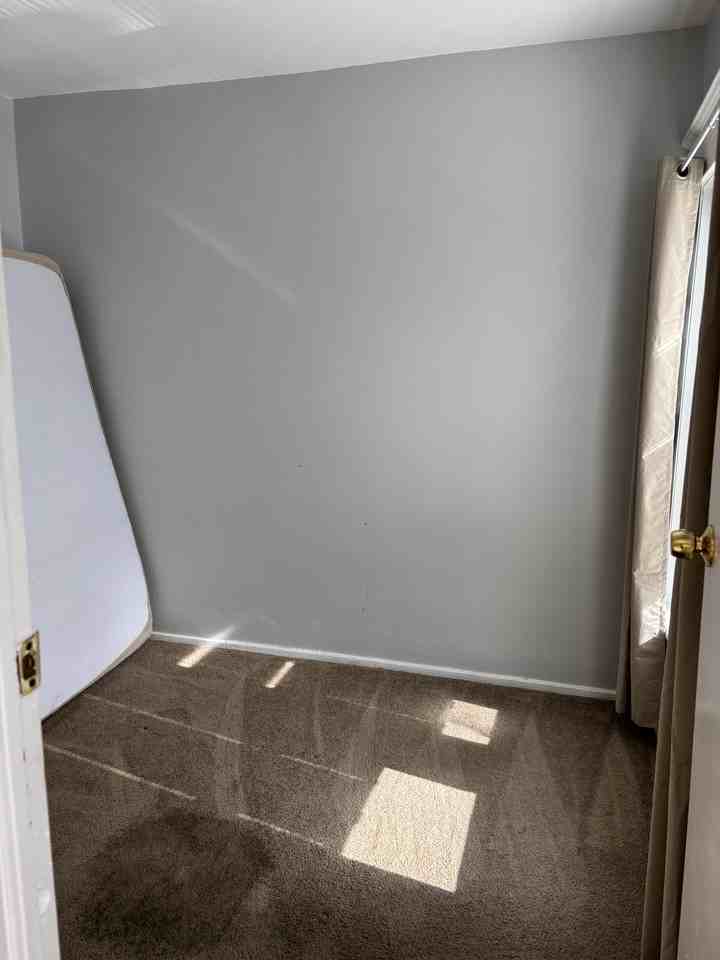 243 Niagara St #2 - Photo 5 of 10