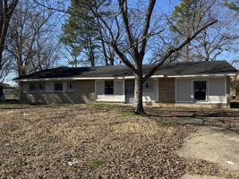 featured image of 3902 Wesley Dr