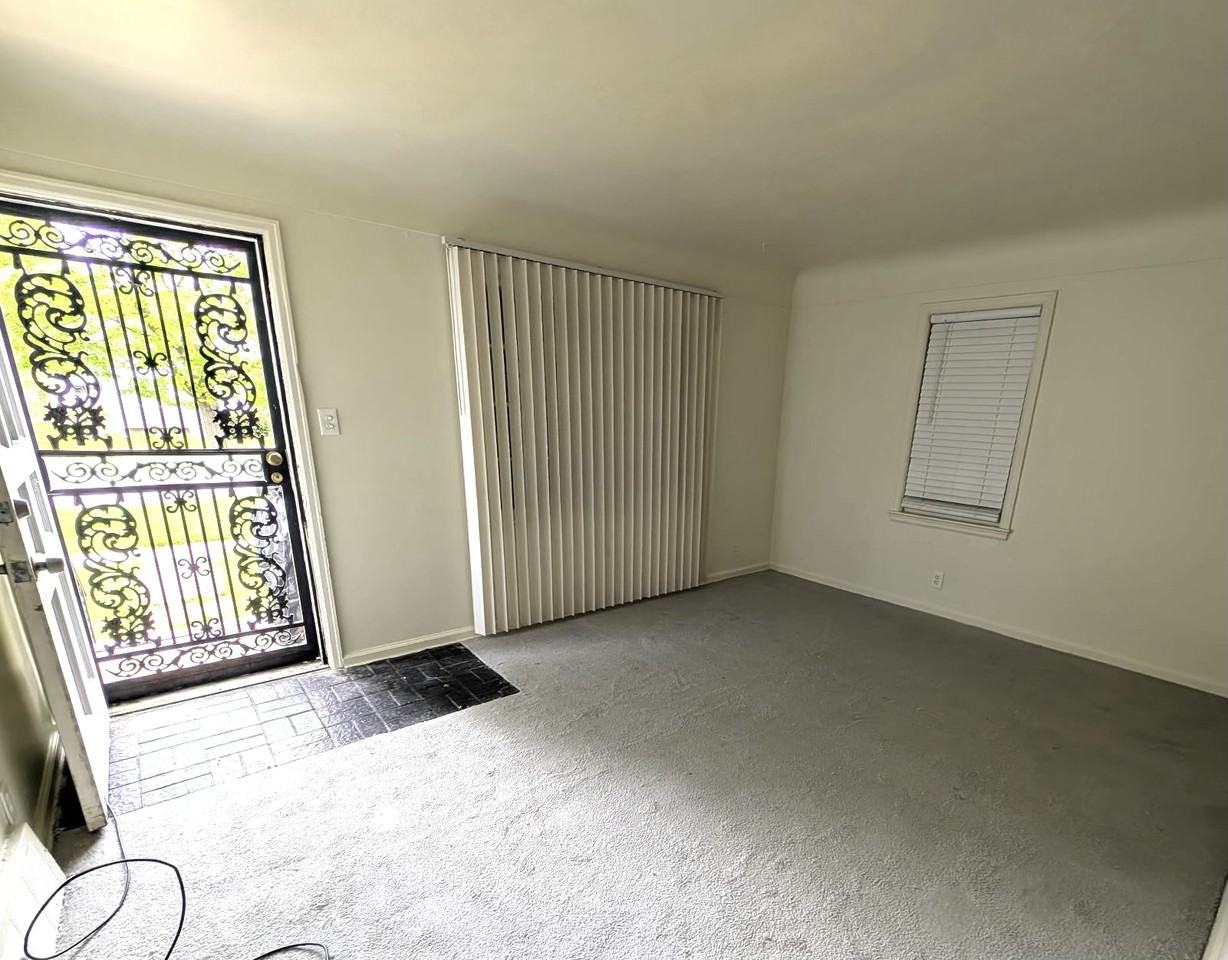 5413 Dupont St #1 - Photo 2 of 17