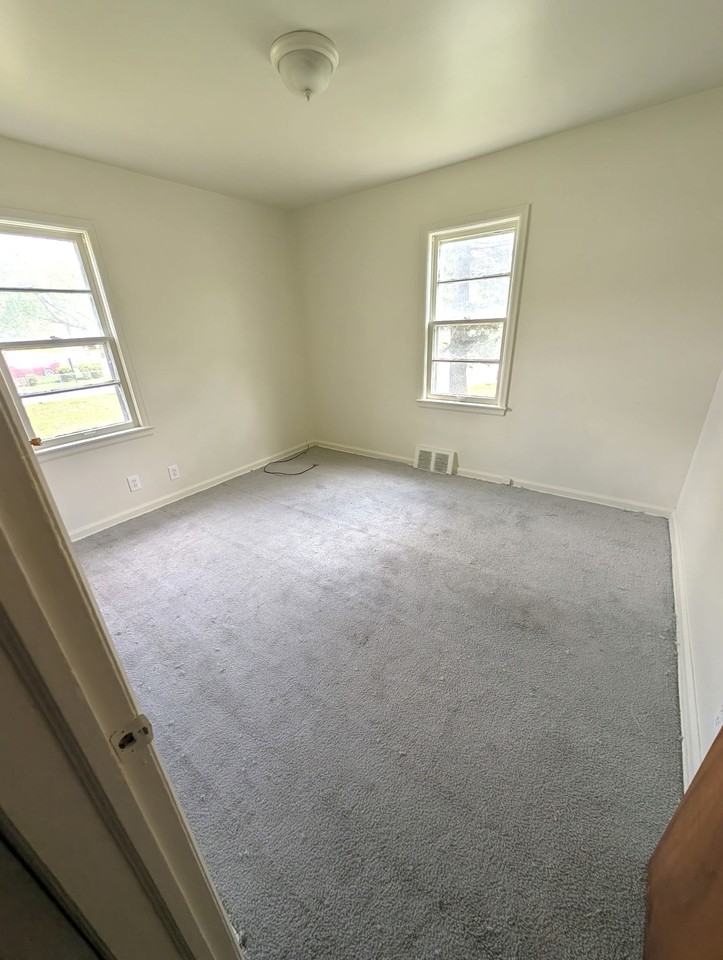 5413 Dupont St #1 - Photo 4 of 17