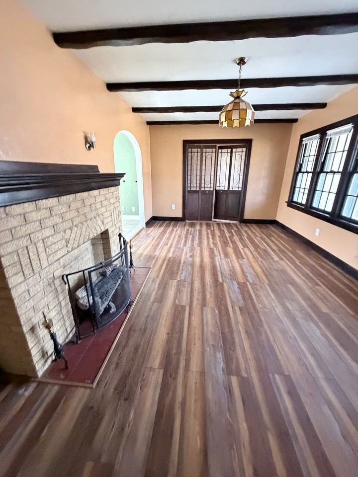 1112 Nw Birch Ave #1 - Photo 2 of 10