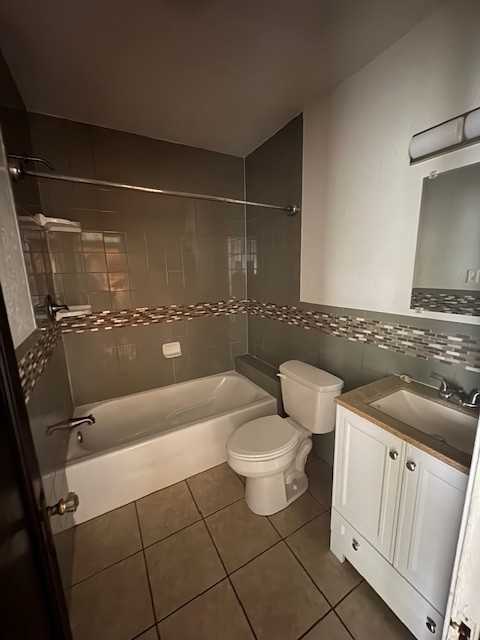 1112 Nw Birch Ave #1 - Photo 5 of 10
