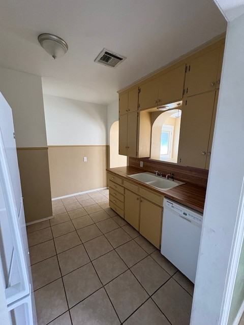 1112 Nw Birch Ave #1 - Photo 7 of 10