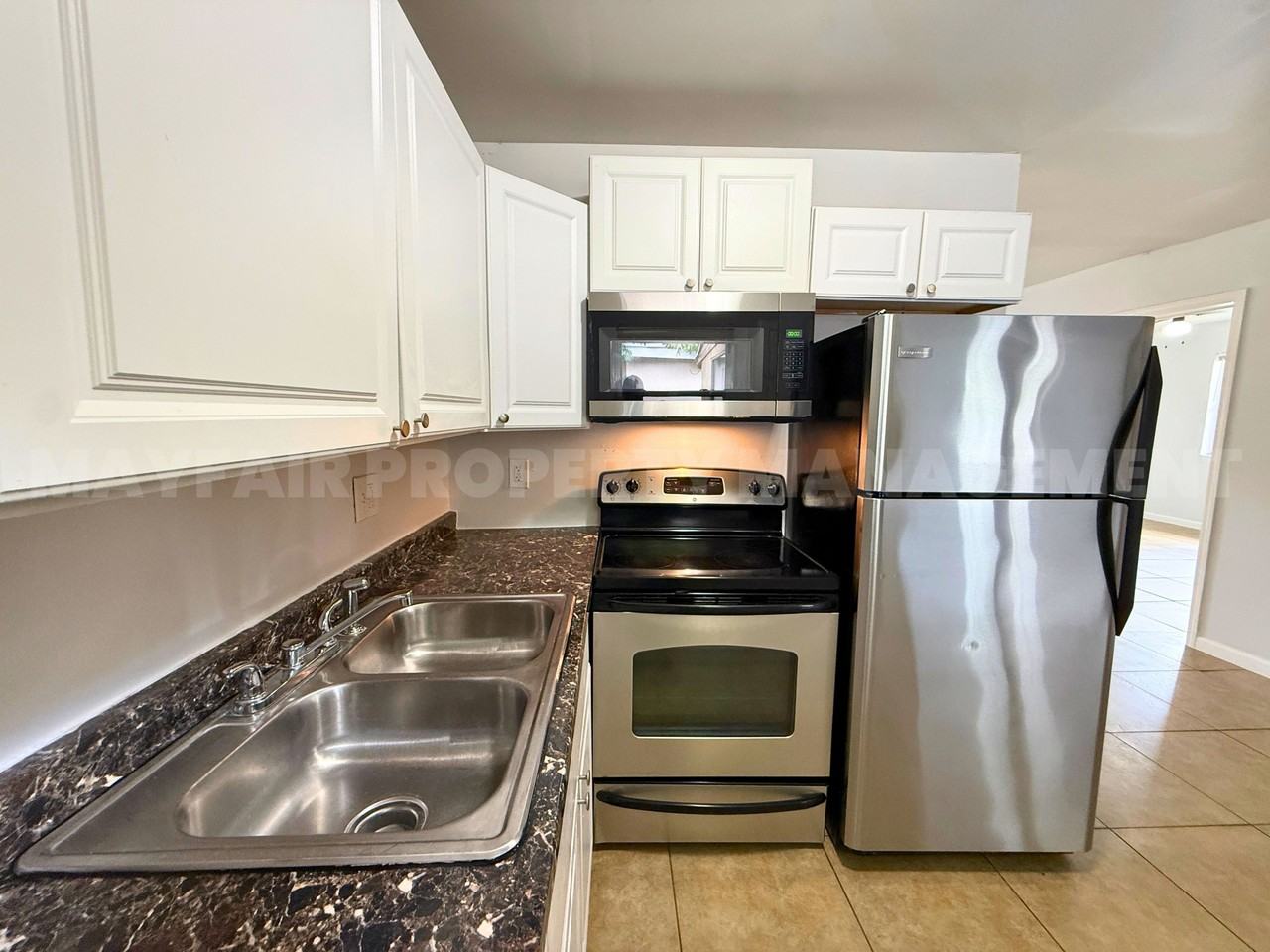 380 Kingsbridge St #1 - Photo 3 of 23