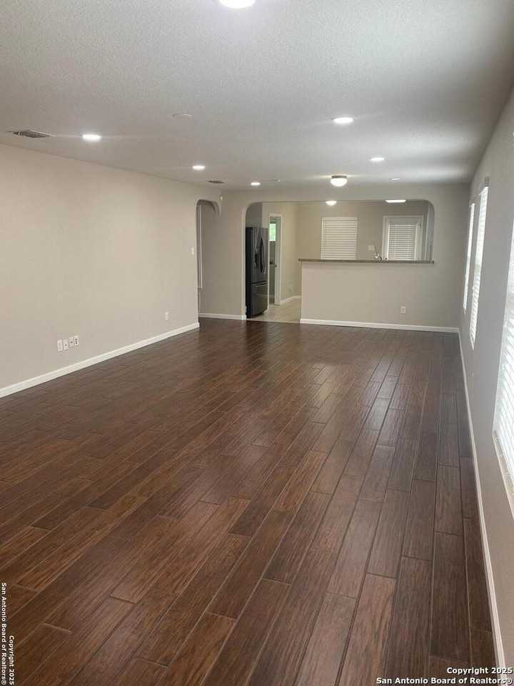 7472 Paraiso Pt - Photo 3 of 18
