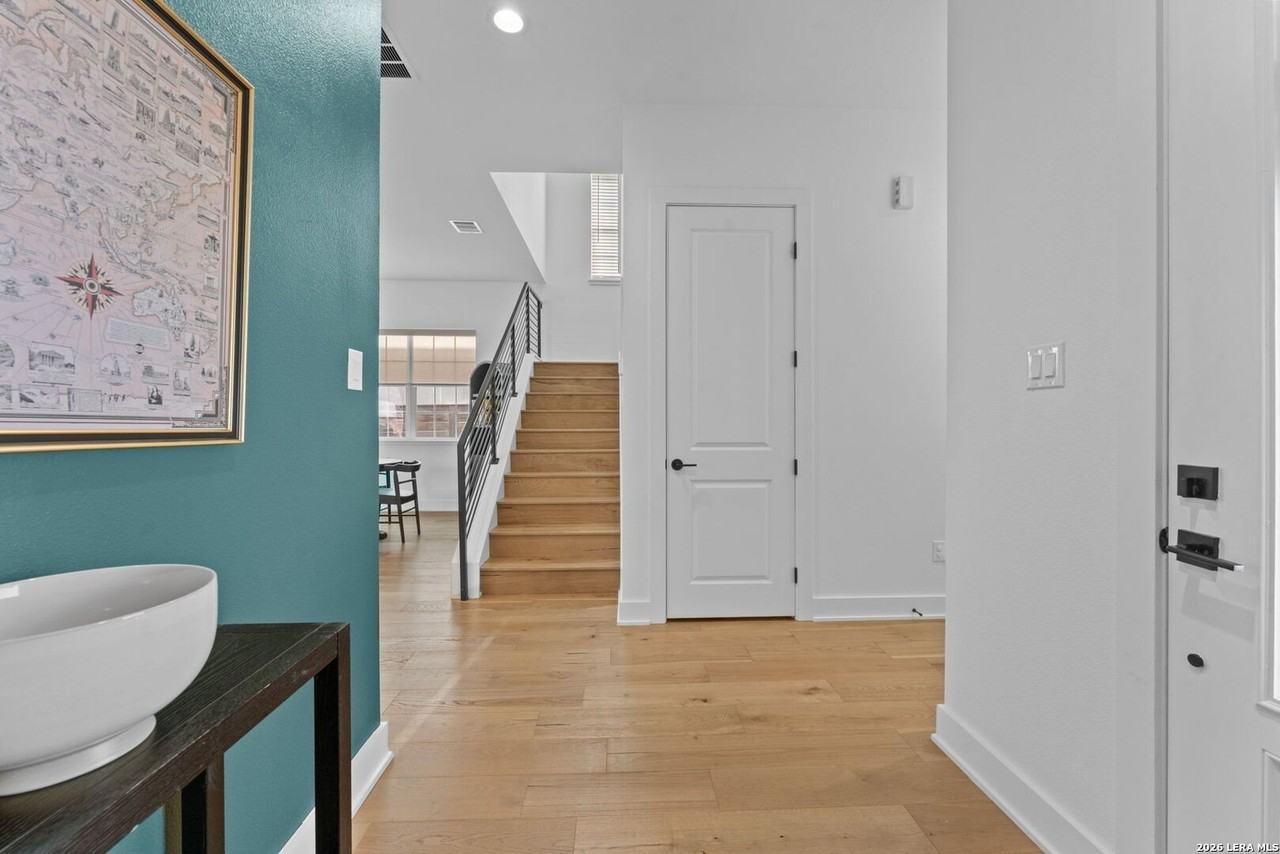 415 Alexander Ave - Photo 7 of 44
