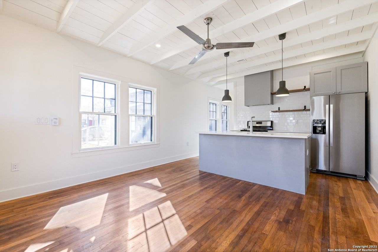 909 N Mesquite St - Photo 3 of 11
