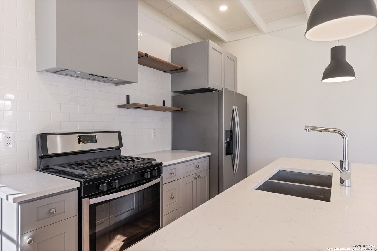 909 N Mesquite St - Photo 4 of 11