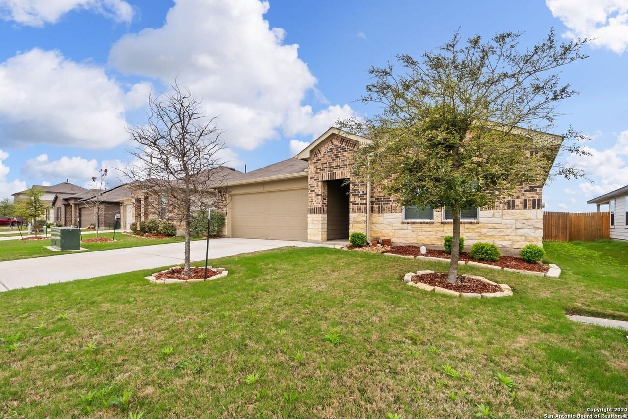 1080 Amble Oak - Photo 2 of 41