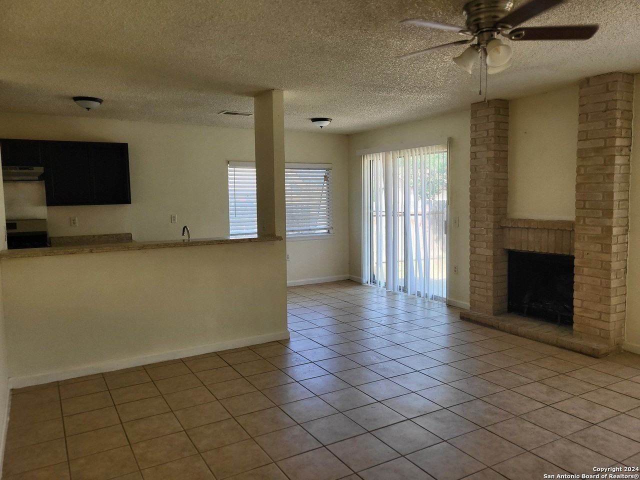 9483 Bowen Dr - Photo 4 of 12