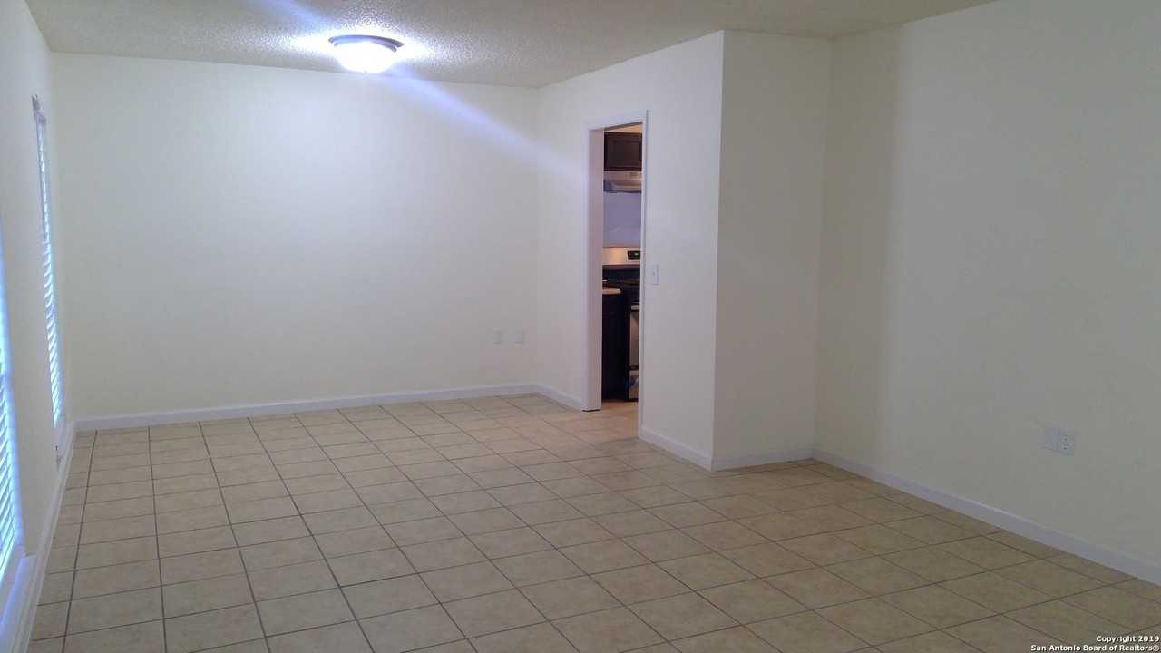 9483 Bowen Dr - Photo 5 of 12