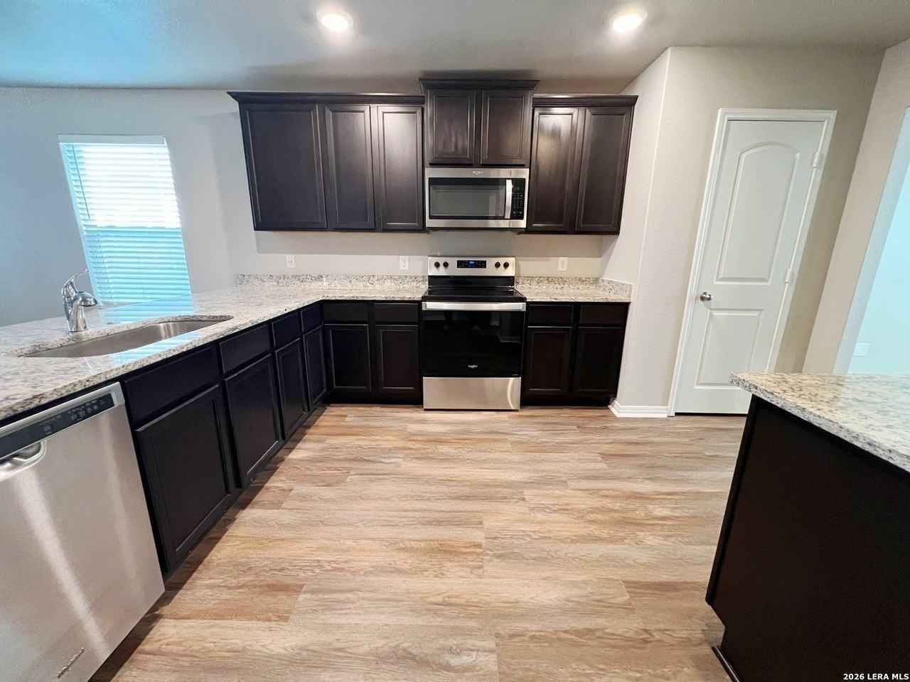 2939 Gastonian Ml - Photo 6 of 33