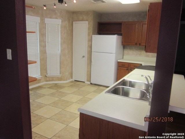 2801 Hillview Ln - Photo 5 of 27