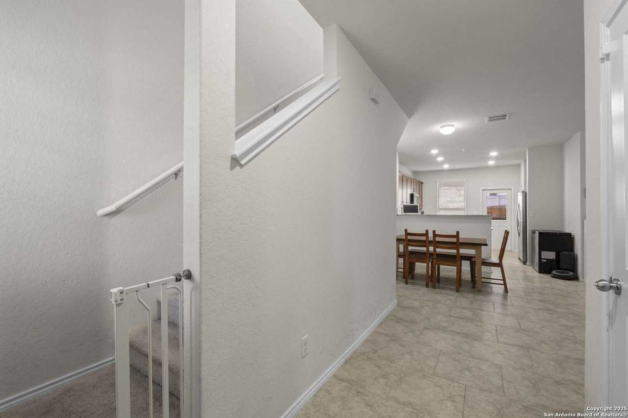 10510 Rayburn Lndg - Photo 2 of 31