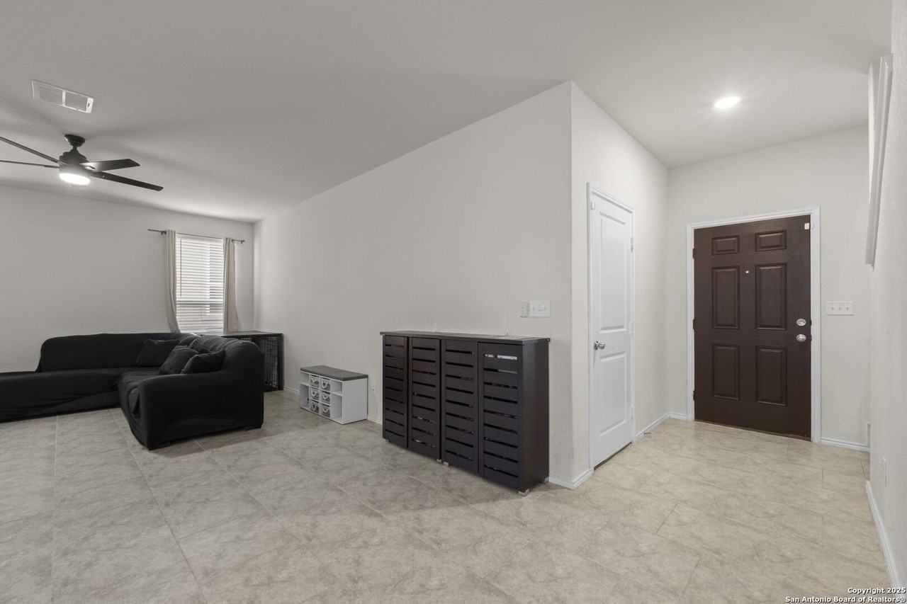 10510 Rayburn Lndg - Photo 3 of 31