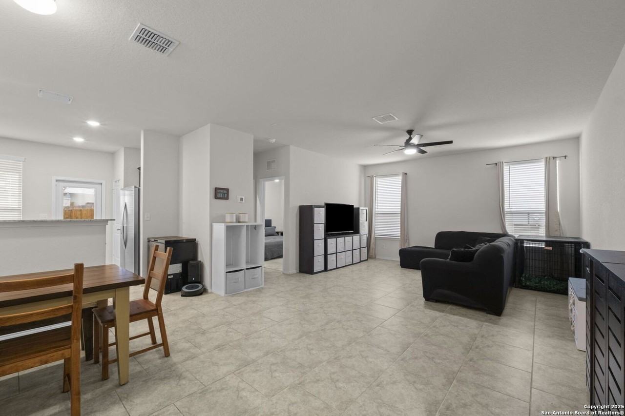10510 Rayburn Lndg - Photo 4 of 31