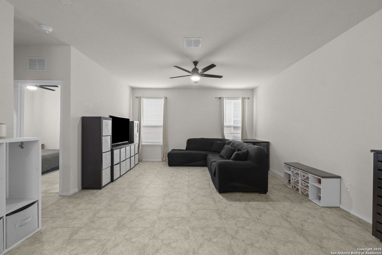 10510 Rayburn Lndg - Photo 7 of 31