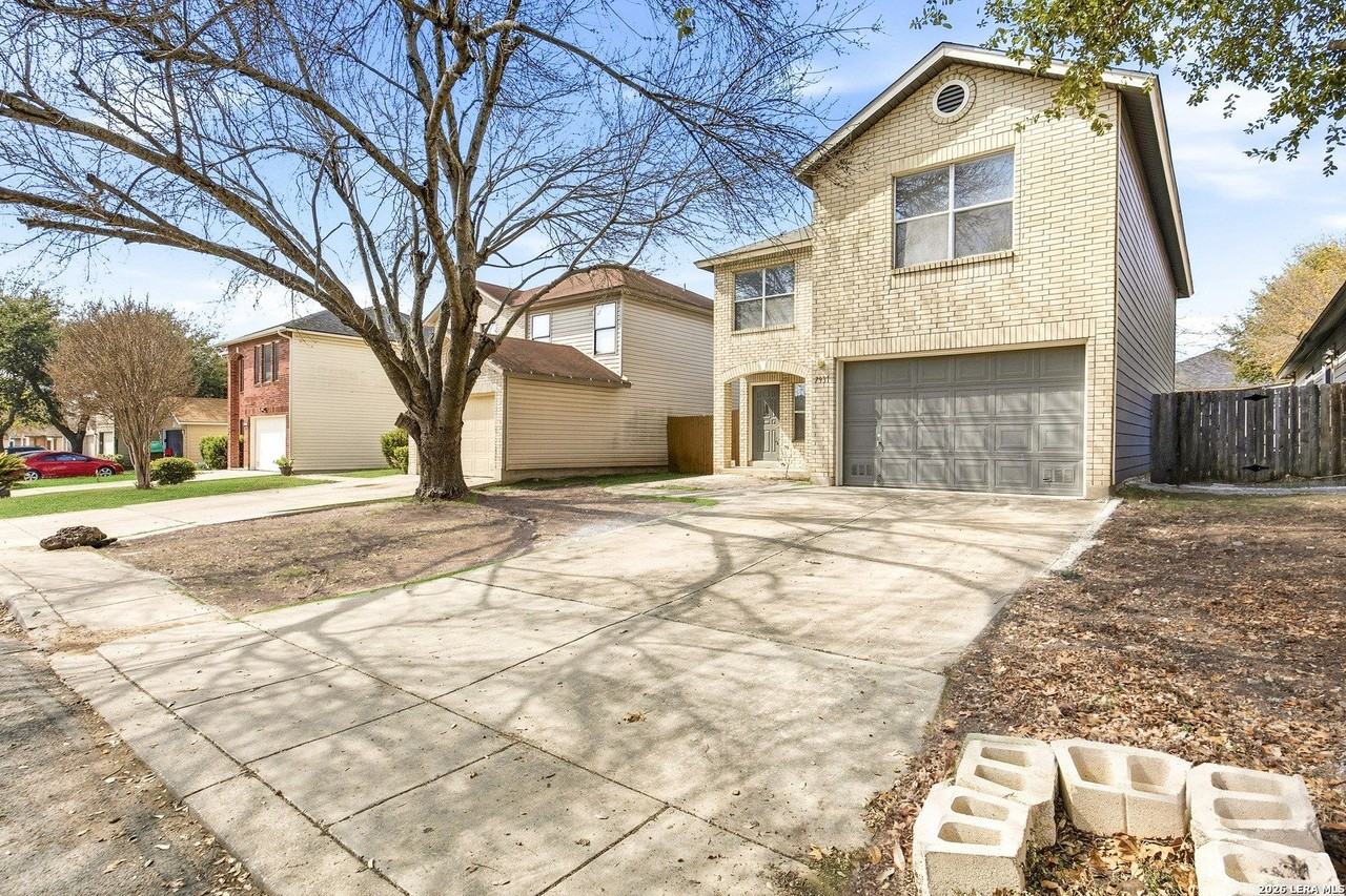 7931 Cortland Oak - Photo 5 of 38
