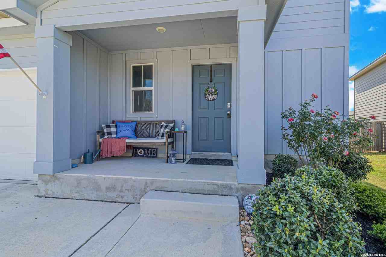 1014 Pacific Monarch - Photo 4 of 44
