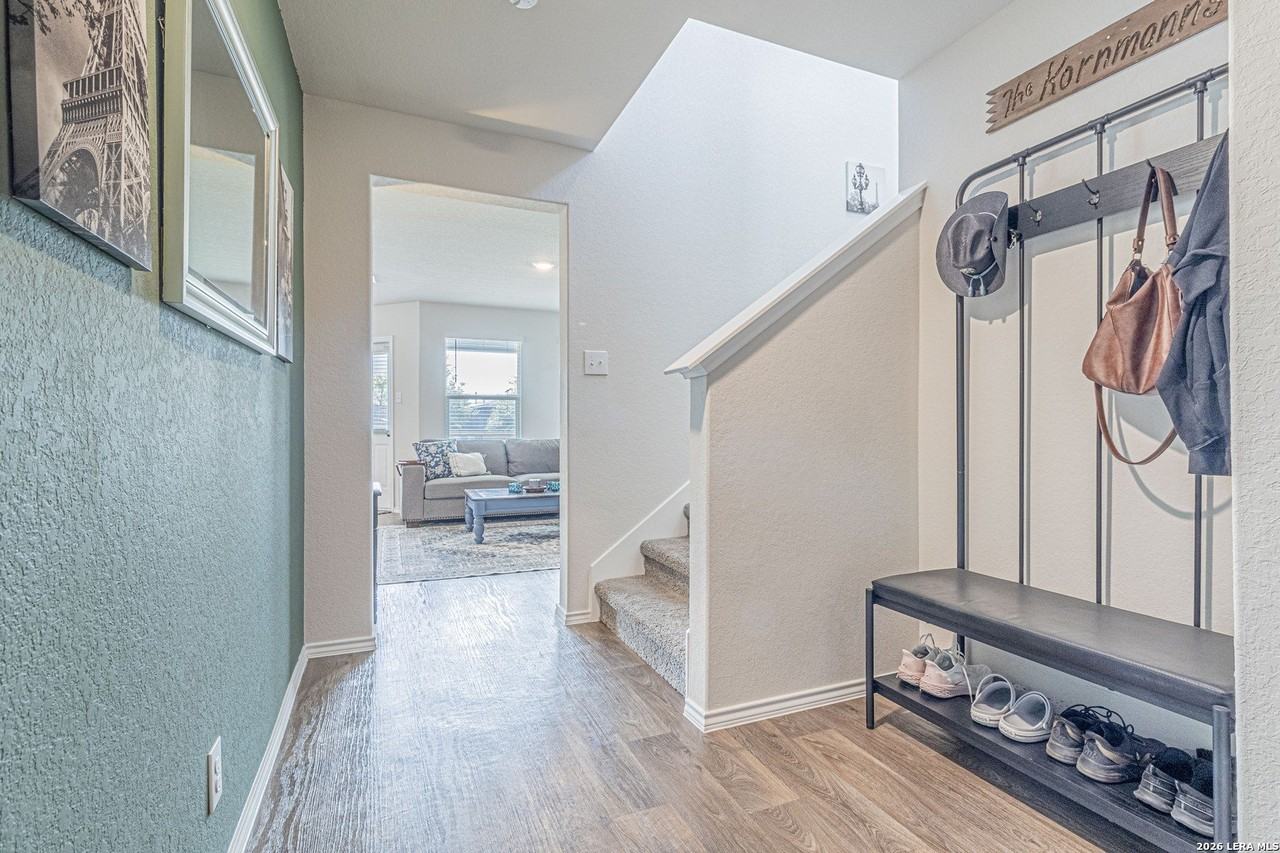 1014 Pacific Monarch - Photo 5 of 44