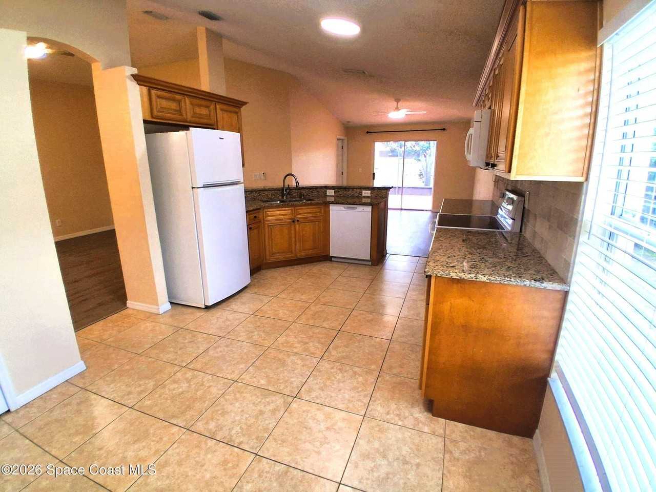 660 Wickham Lakes Dr - Photo 2 of 29