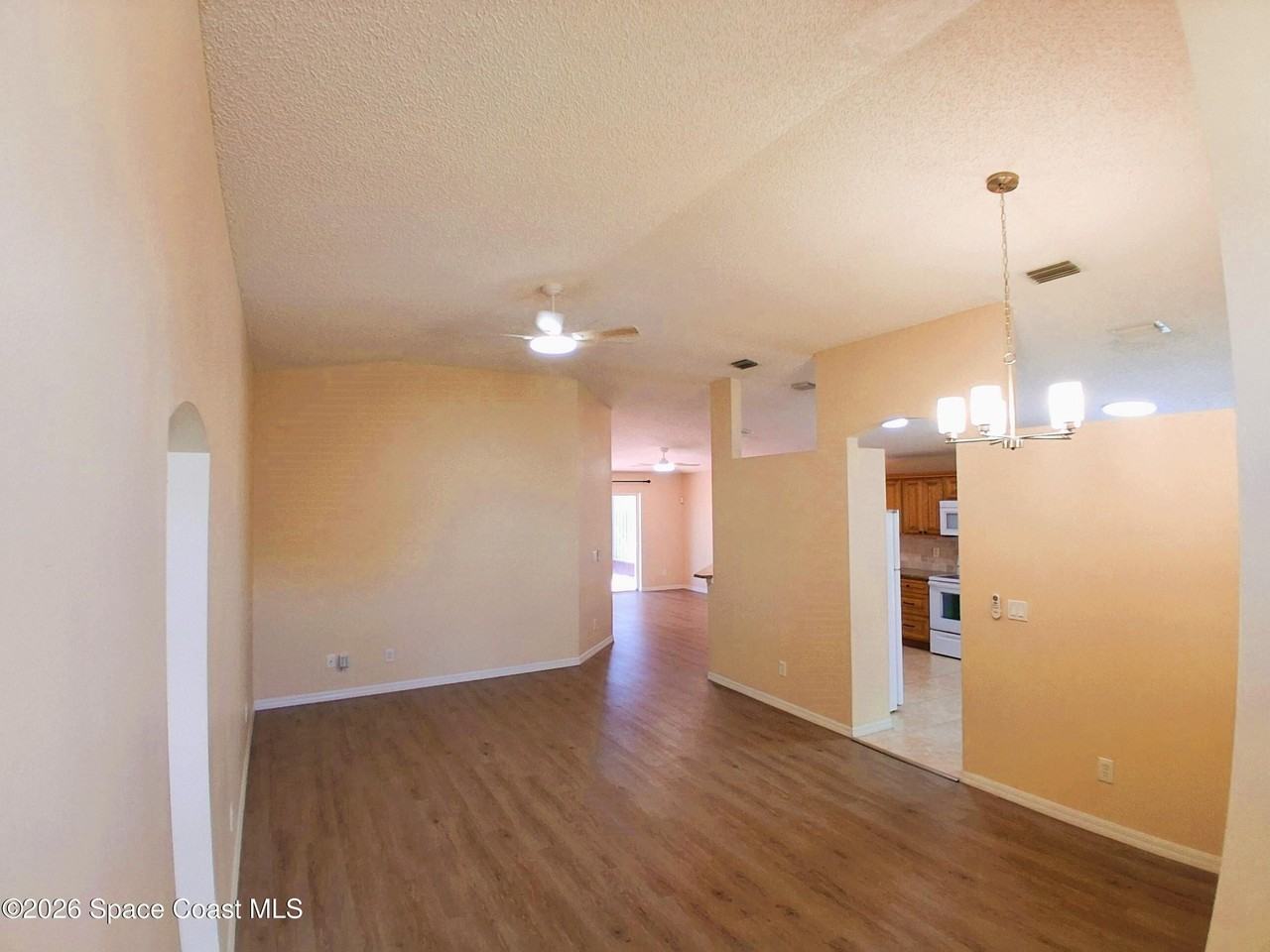 660 Wickham Lakes Dr - Photo 7 of 29