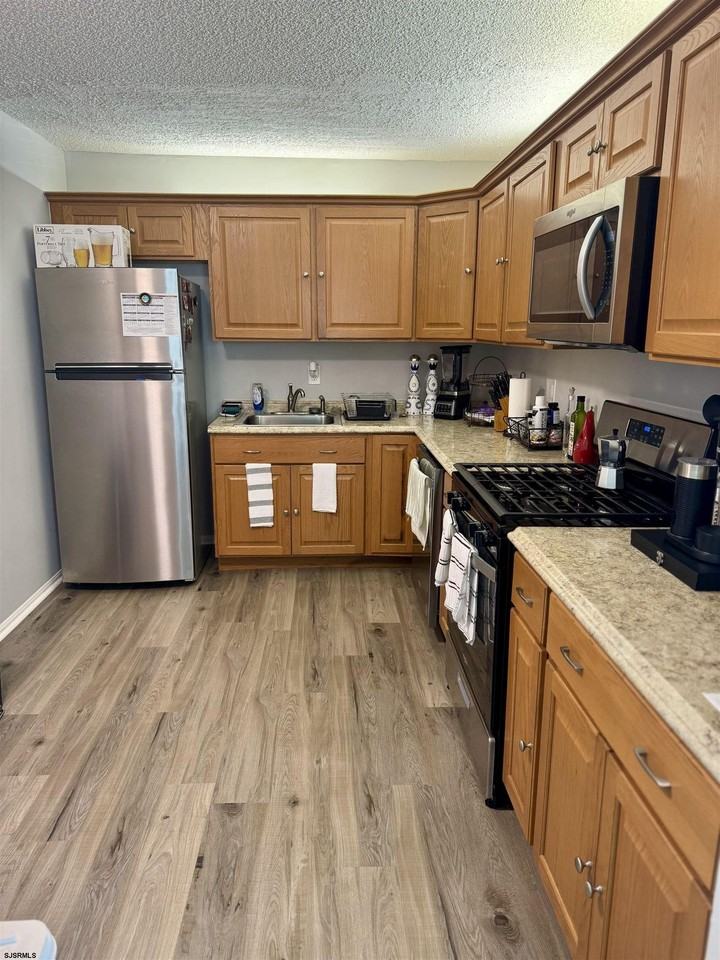 100 Colonial Ct - Photo 5 of 15