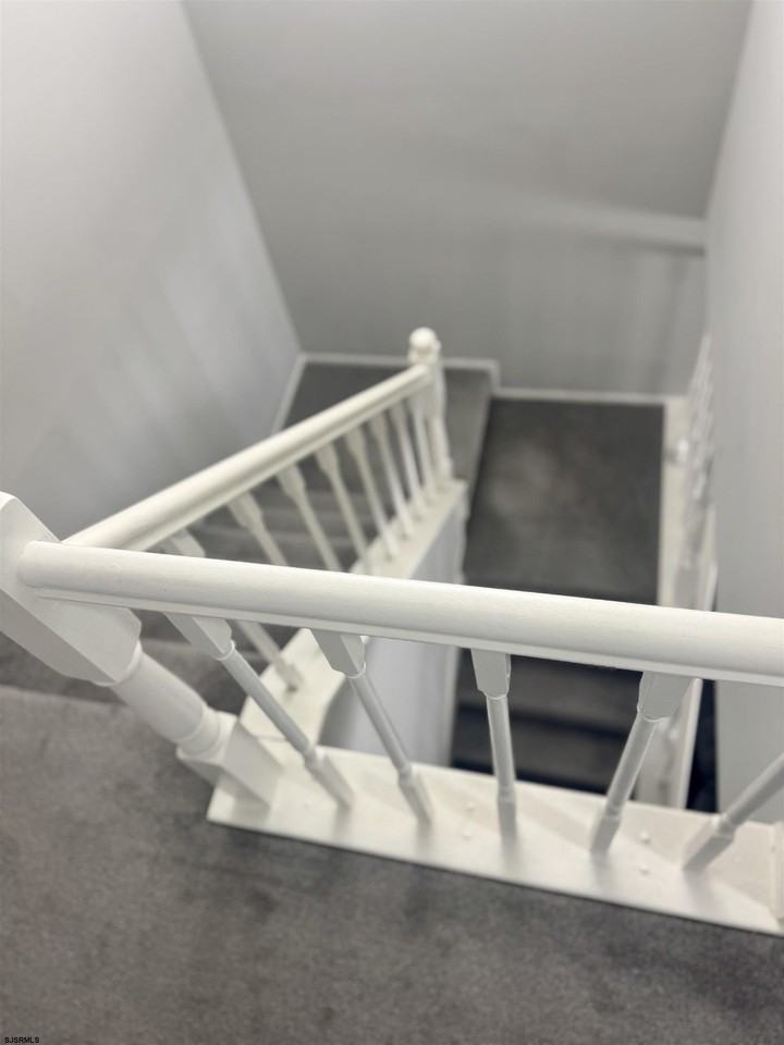 100 Colonial Ct - Photo 6 of 15