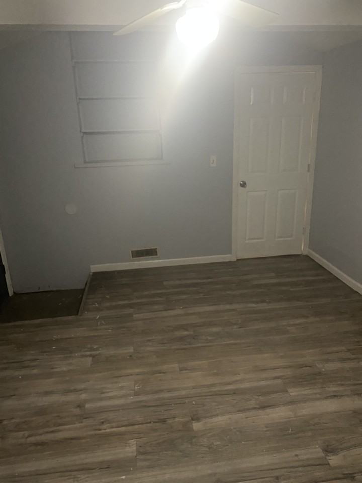 1910 Agnes St - Photo 5 of 13